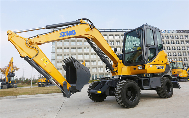 XCMG official manufacturer 6 ton small wheel excavator XE60WA made in China